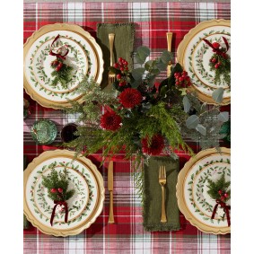 Dinnerware Holiday Collection